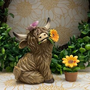 Farmhouse Spring Sunflower Highland Cow Decoration With A Mini Sunflower Plant